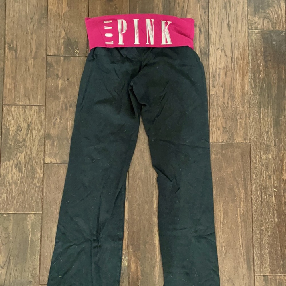 Victoria’s Secret pink yoga pant